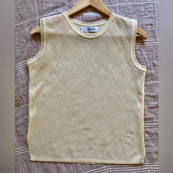 Tops - Vintage Cream Sleeveless Top